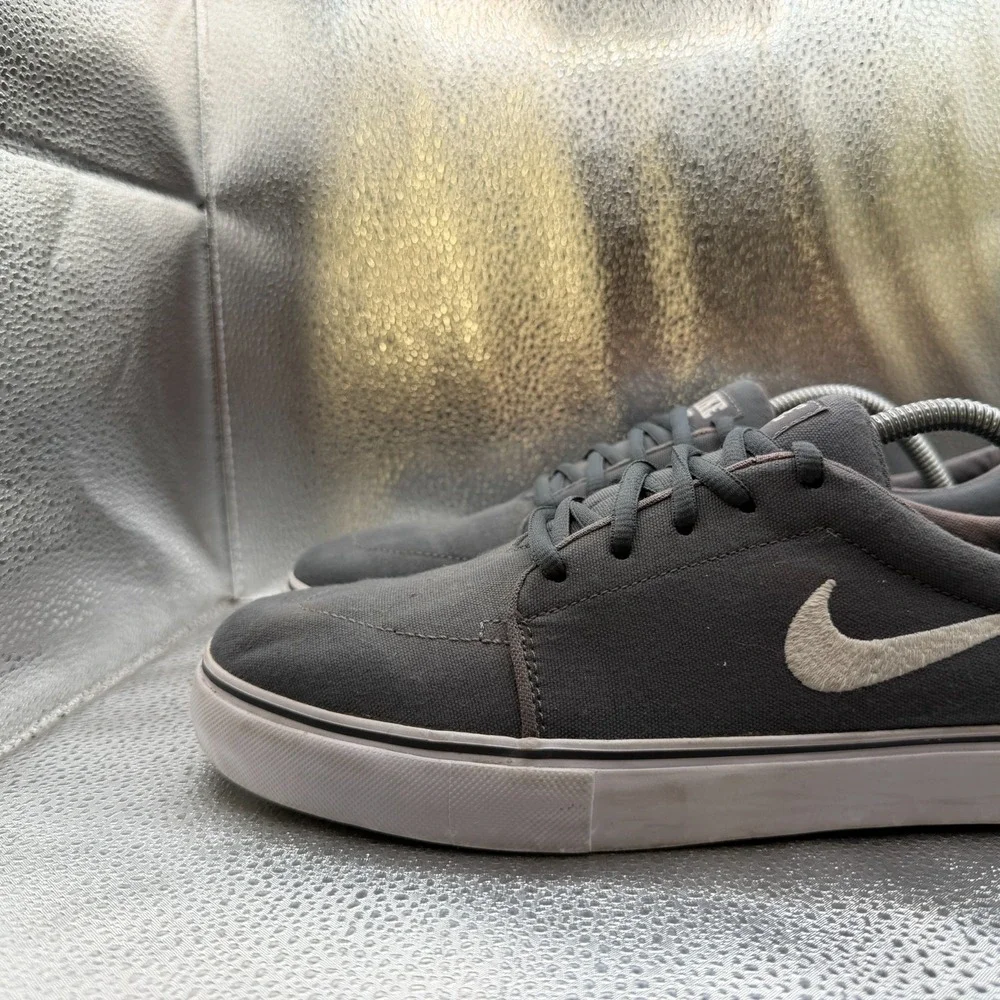 Nike product pair